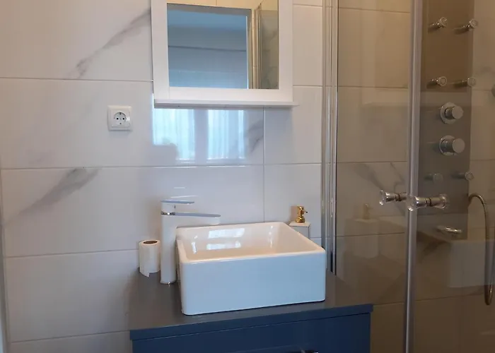 Mila With Whirlpool Apartment Malinska
