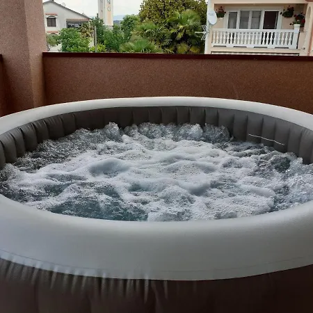Mila With Whirlpool Апартаменты *