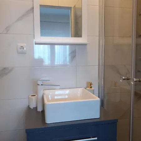 Mila With Whirlpool Апартаменты Малинска
